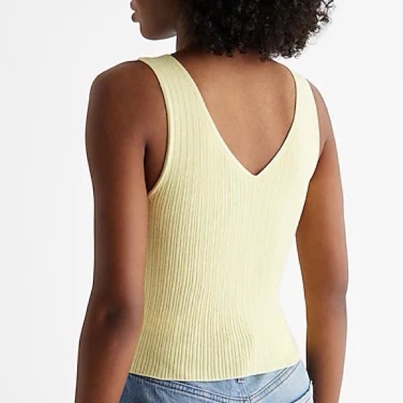 Small NWOT Yellow Express V-Neck Sleeveless Ribbed Sweater Tank Top Casual Cute - Picture 5 of 5